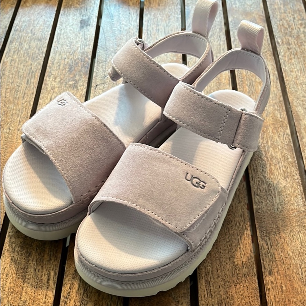 NWT Ugg soft lilac Goldenstar platform sandal NWT size 5.5 no box